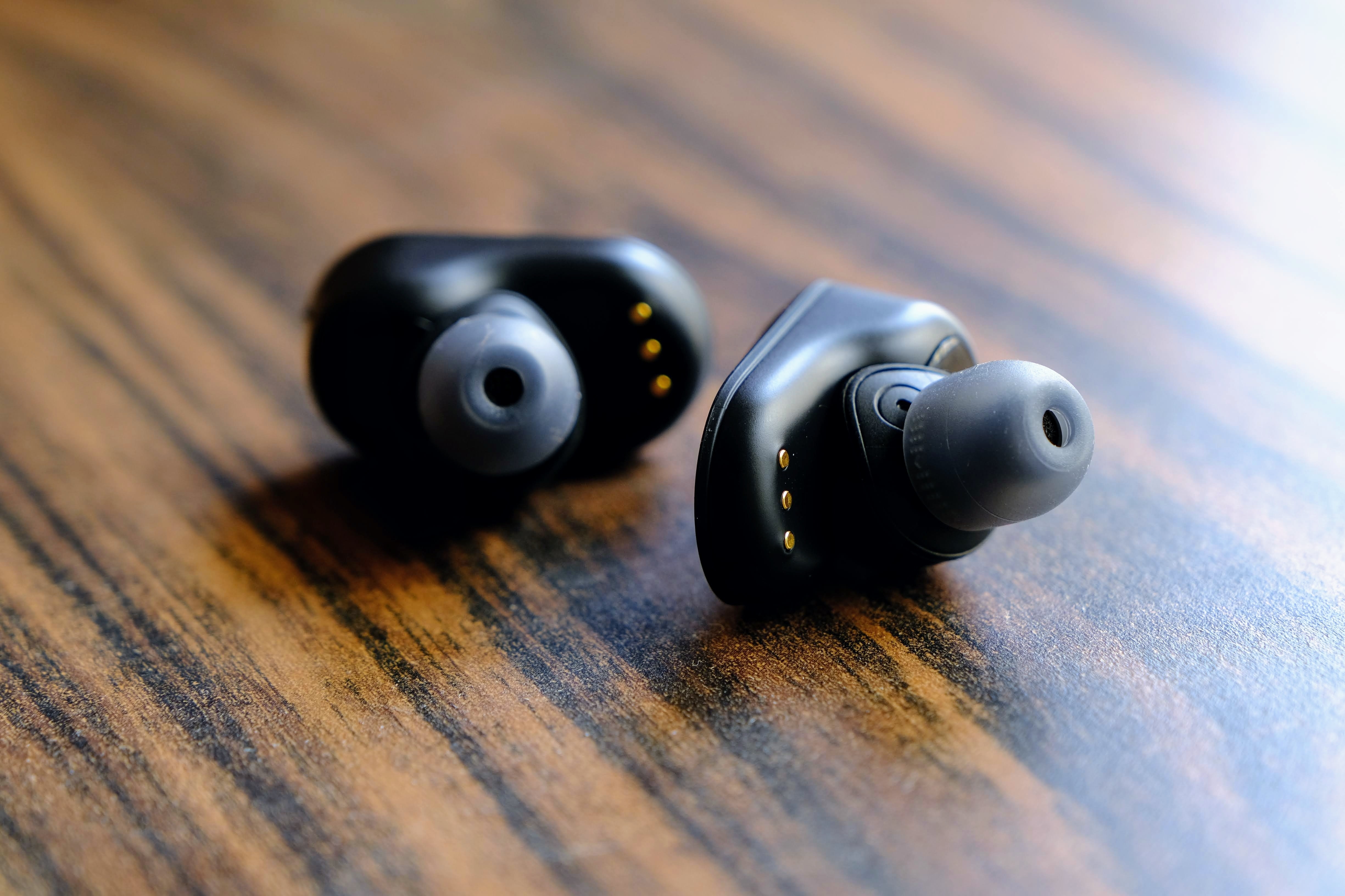 This comes in addition to Dual Noise sensor technology. This comes in addition to Dual Noise sensor technology.