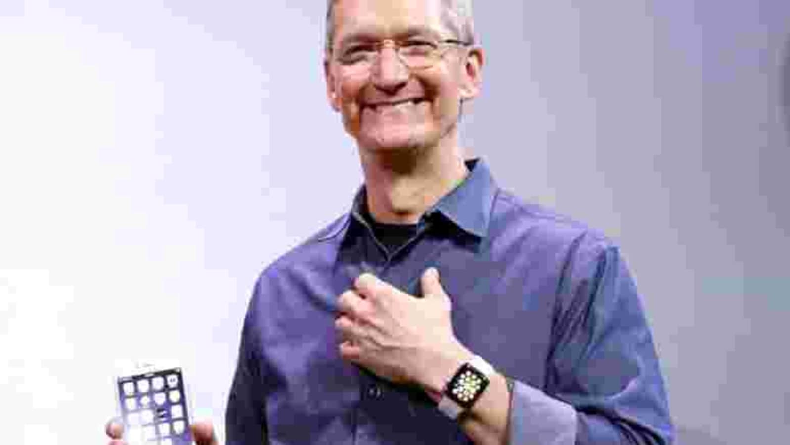 Phil Schiller, Apple's senior vice president of worldwide marketing, announces the pricing for the iPad Pro during the Apple event at the Bill Graham Civic Auditorium in San Francisco, Wednesday. (AP Photo)