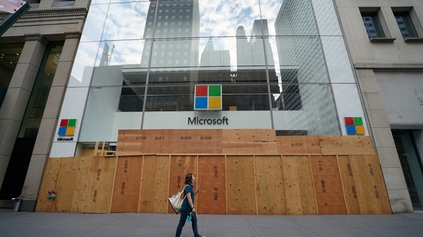 Back in June, Microsoft President and Chief Legal Officer Brad Smith said European and US regulators should examine the app store practices of an unnamed company that Microsoft later clarified was Apple.