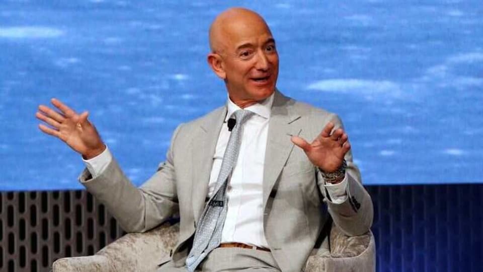The net worth of Amazon founder Jeff Bezos eclipsed $200 billion on Wednesday as shares of the e-commerce giant climbed to a record. The move simultaneously pushed his ex-wife MacKenzie Scott, 50, to the brink of becoming the world’s richest woman, just behind L’Oreal SA heiress Francoise Bettencourt Meyers.