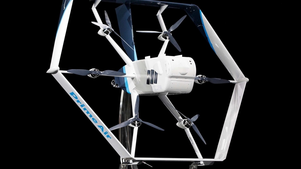 Amazon won approval to deliver packages by drones from the Federal Aviation Administration.