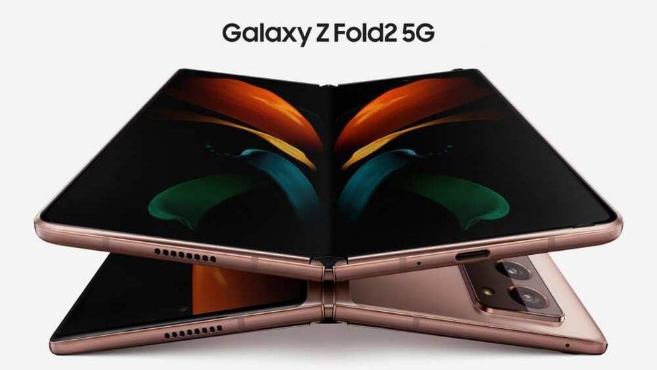 Unveiled on in all its glory today, the Galaxy Z Fold2's screen measures 7.6 inches (19.3 cm) when unfolded.