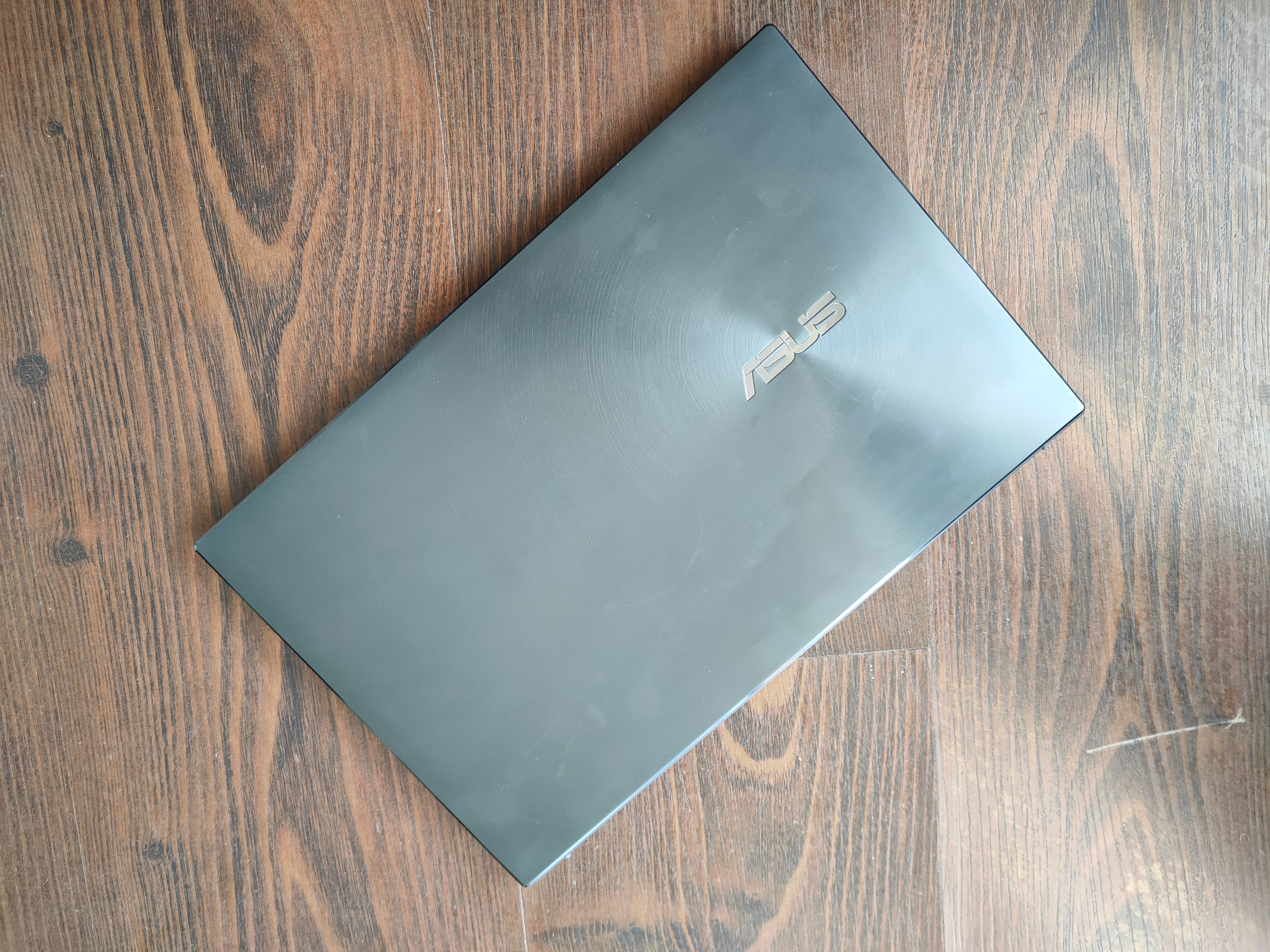 Asus ZenBook 14 Asus ZenBook 14