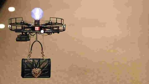 Walmart Tests Drone Delivery Amid Escalating Amazon Battle Ht Tech