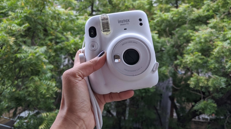There is no longer any limit to how many photos your smartphone camera will allow you to take, but when you take these new memories and try to give them instant physical form - at a time, 10 is the limit. At least for the Instax Mini 11.