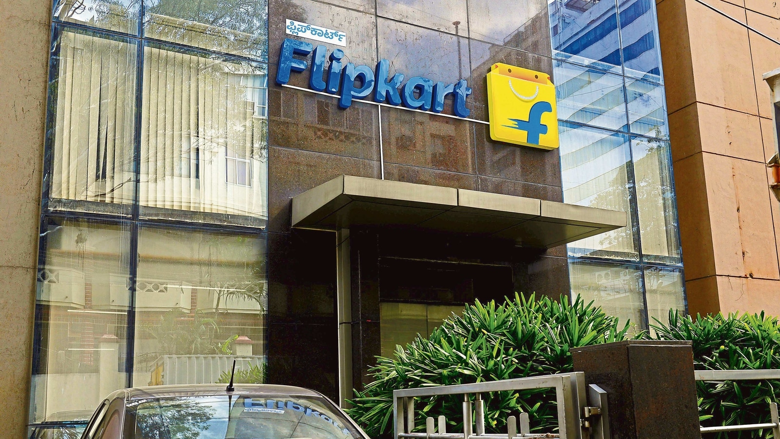 Apart from marking its debut in smart home appliances, Motorola in collaboration with Flipkart will further expand its smart TVs range. Apart from marking its debut in smart home appliances, Motorola in collaboration with Flipkart will further expand its smart TVs range.