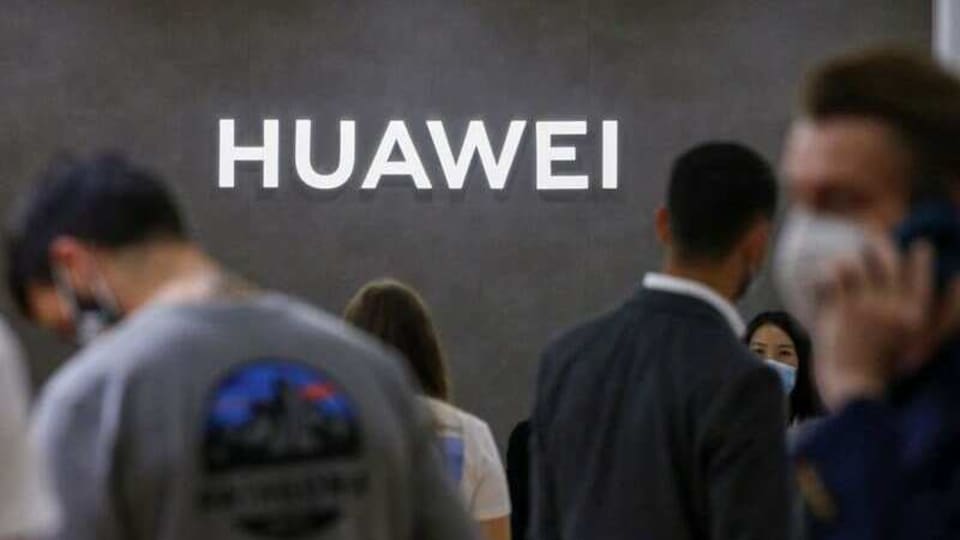 Huawei was willing to use Qualcomm chips in its smartphones should Qualcomm get a licence to sidestep the restrictions, Guo added.
