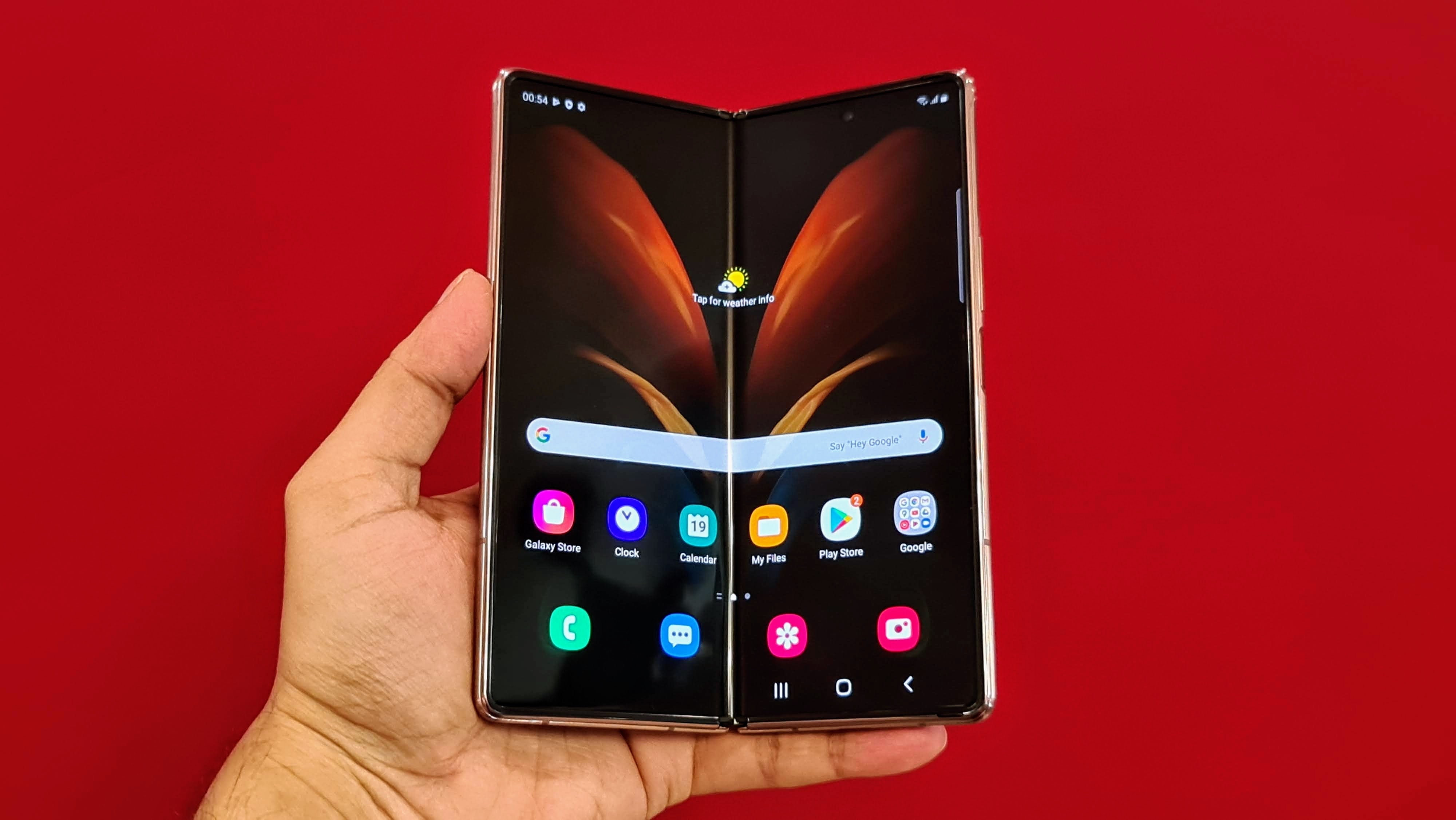 You get 10-megapixel selfie camera and another 10-megapixel selfie camera on the cover. You get 10-megapixel selfie camera and another 10-megapixel selfie camera on the cover.