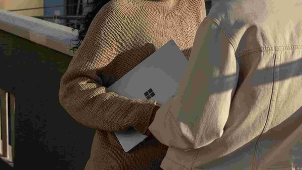 Surface clamshell PC with a 12.5-inch display in the works