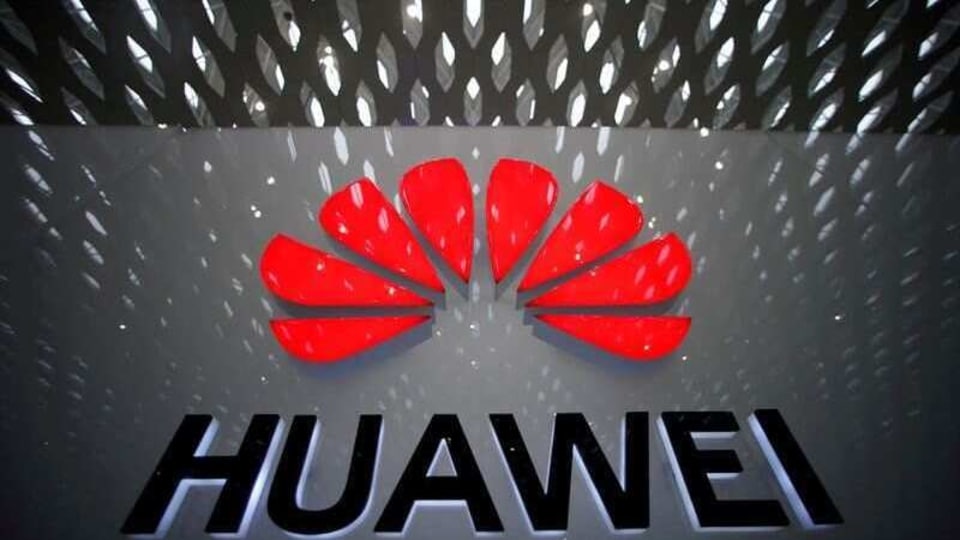 Kioxia warned that US curbs on Huawei could trigger memory chip oversupply and lower prices.