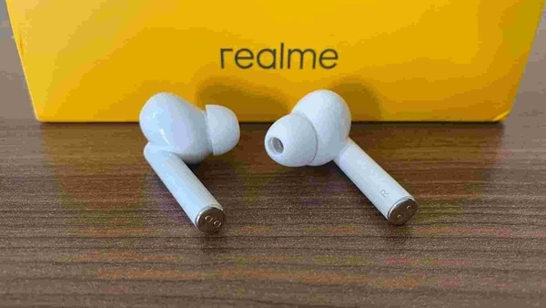 Realme Buds Air Pro look quite like the Apple AirPods Pro.