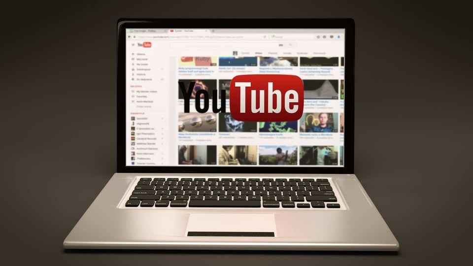 The goal is to convert YouTube’s bounty of videos into a vast catalog of items that viewers can peruse, click on and buy directly, according to people familiar with the situation.