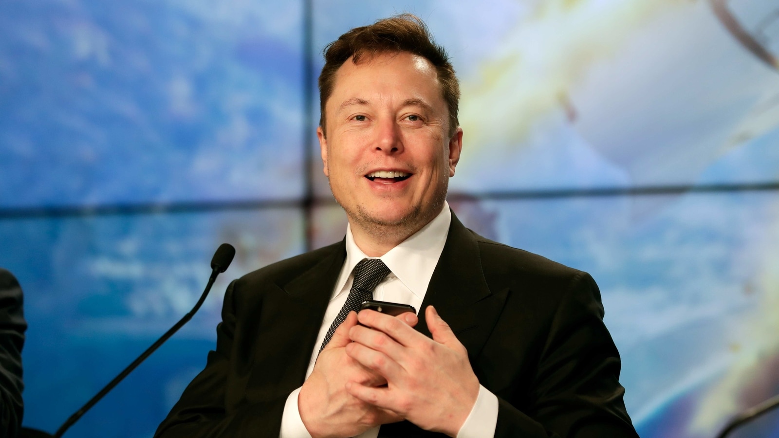 The two companies plan to connect Starlink’s high speed and low-latency satellite broadband with Azure’s new Modular Data Center (MDC) for achieving their goal. The two companies plan to connect Starlink’s high speed and low-latency satellite broadband with Azure’s new Modular Data Center (MDC) for achieving their goal.