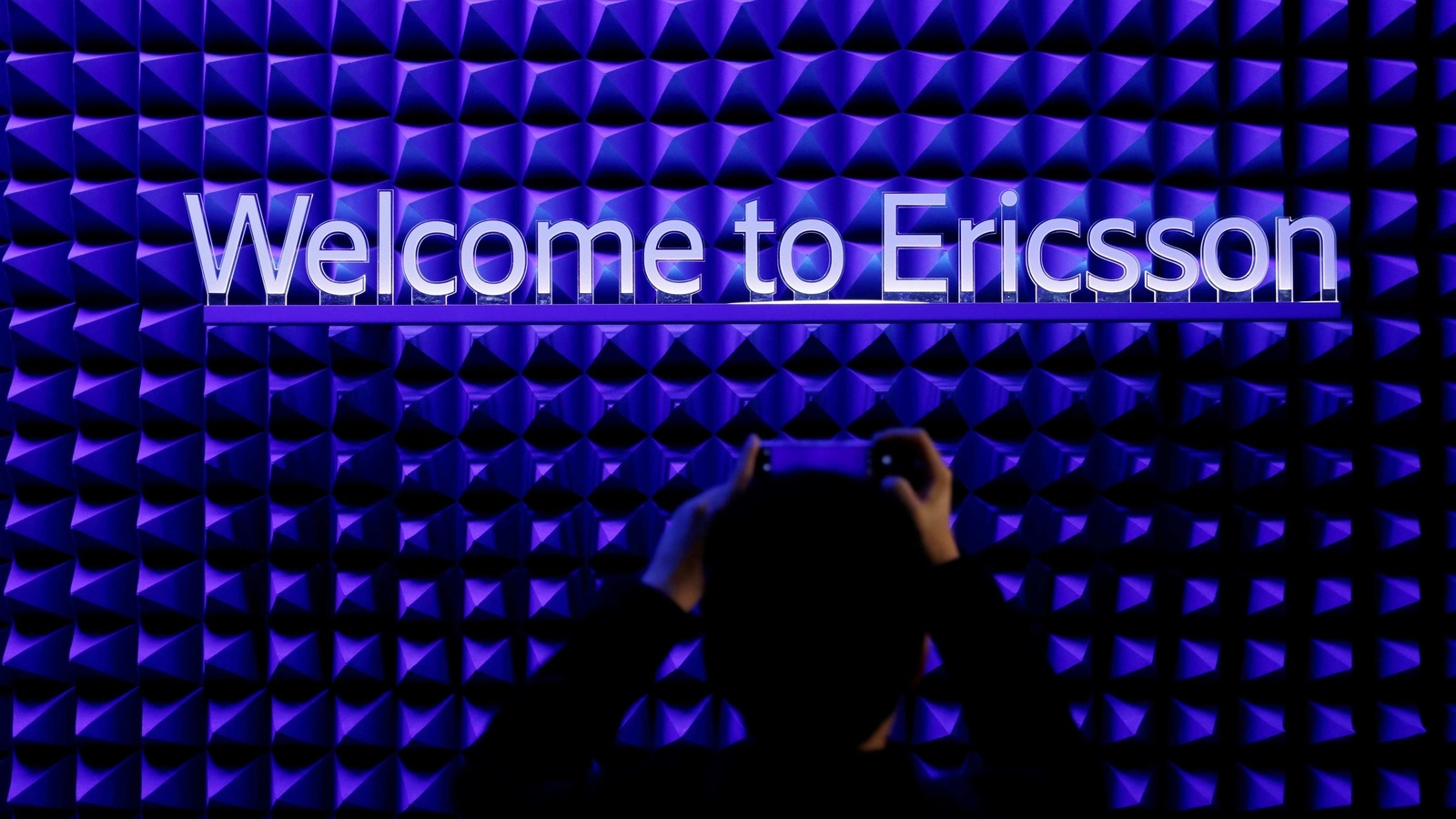 Ericsson's gross margin, excluding restructuring charges, rose to 43.2% in the third quarter from 37.8% a year earlier, reaching a level last seen in 2006.