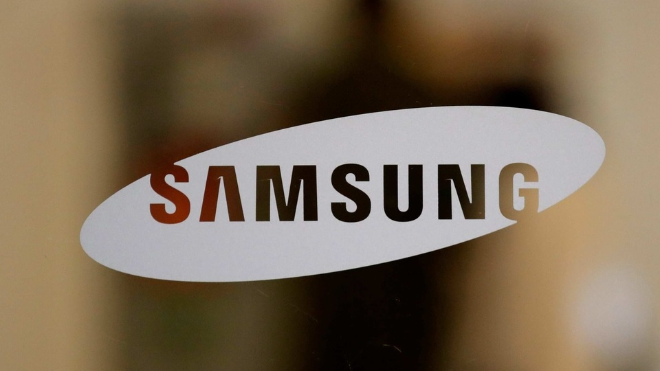 Samsung led the smartphone market with a 24 per cent share of the 53 million units in the September quarter.