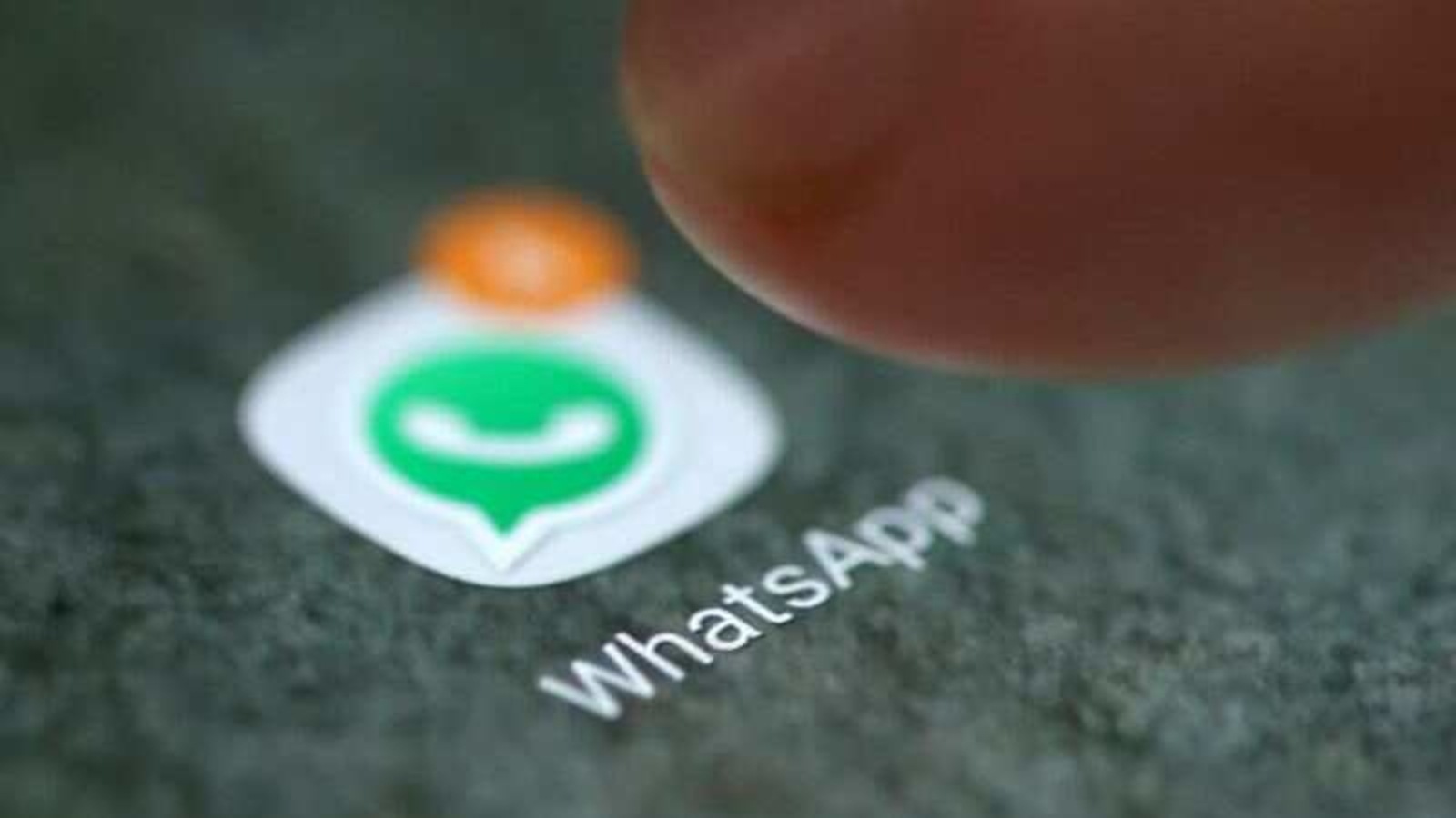 WhatsApp has released the advanced wallpapers feature in its iOS beta app.