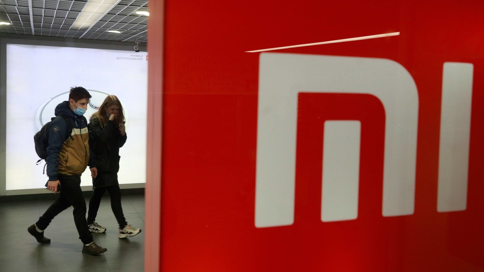 Rumours aside, Xiaomi is a brand that likes staying “at the forefront of smartphone innovation” and given that Samsung, Motorola and Huawei have all flexed their foldables, there’s only going to be that much of a headstart Xiaomi will be willing to give them.