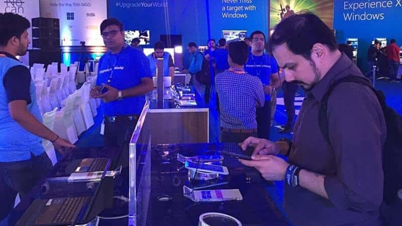 Tech-enthusiasts-play-with-the-Windows-10-devices-at-the-launch-of-Microsoft-s-latest-operating-system-in-New-Delhi-HT-Photo