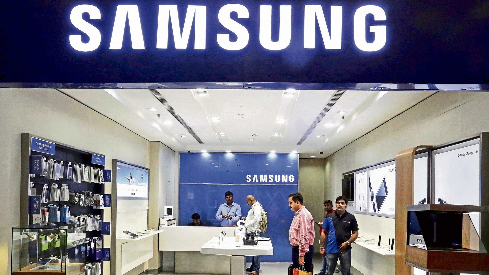 Samsung took the second spot with 22.3 per cent of the total market share.