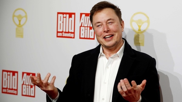 Elon Musk, 49, wrote that he was experiencing symptoms of a typical cold, describing them as “nothing unusual so far.”