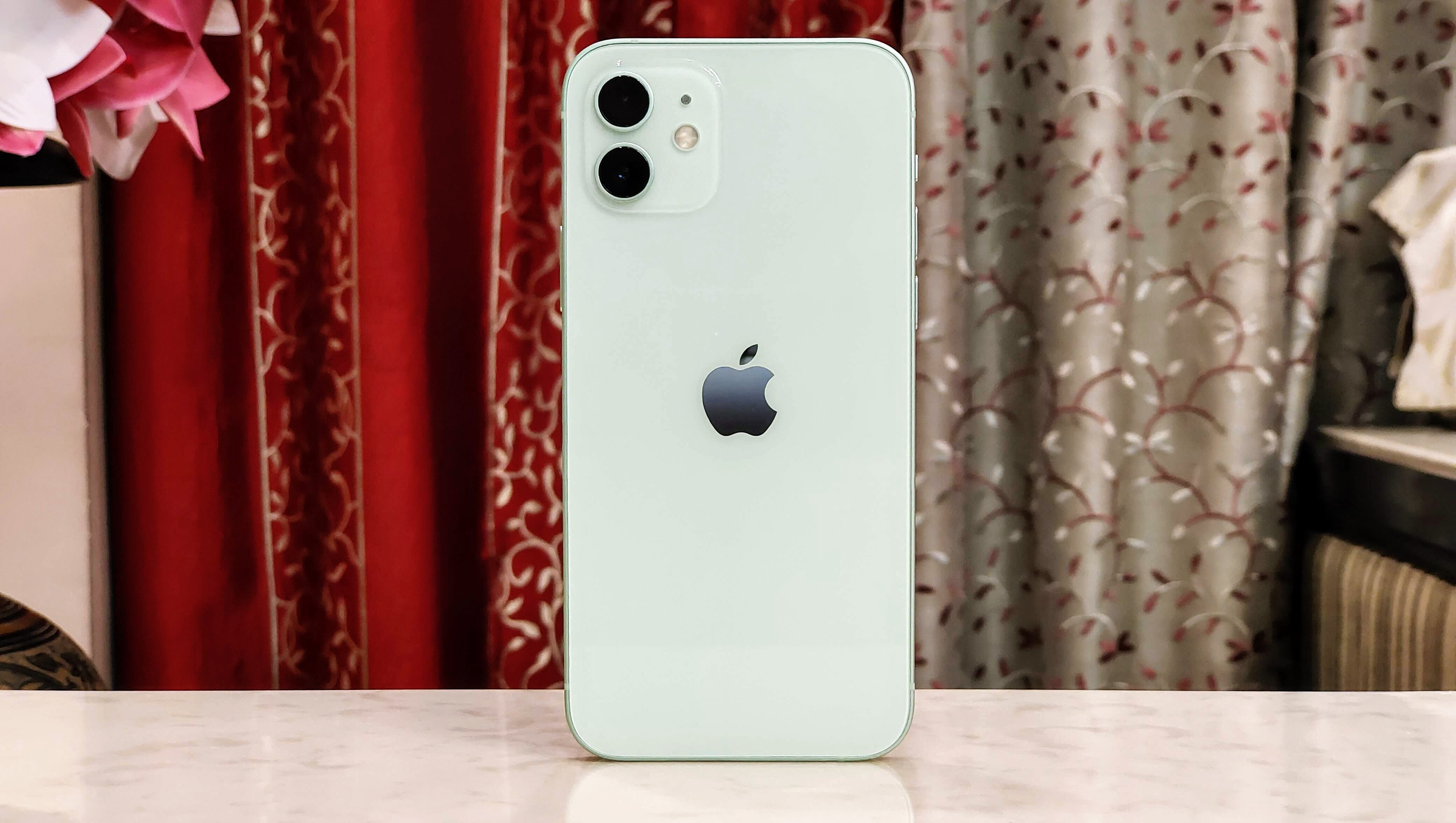 Apple iPhone 12 Apple iPhone 12