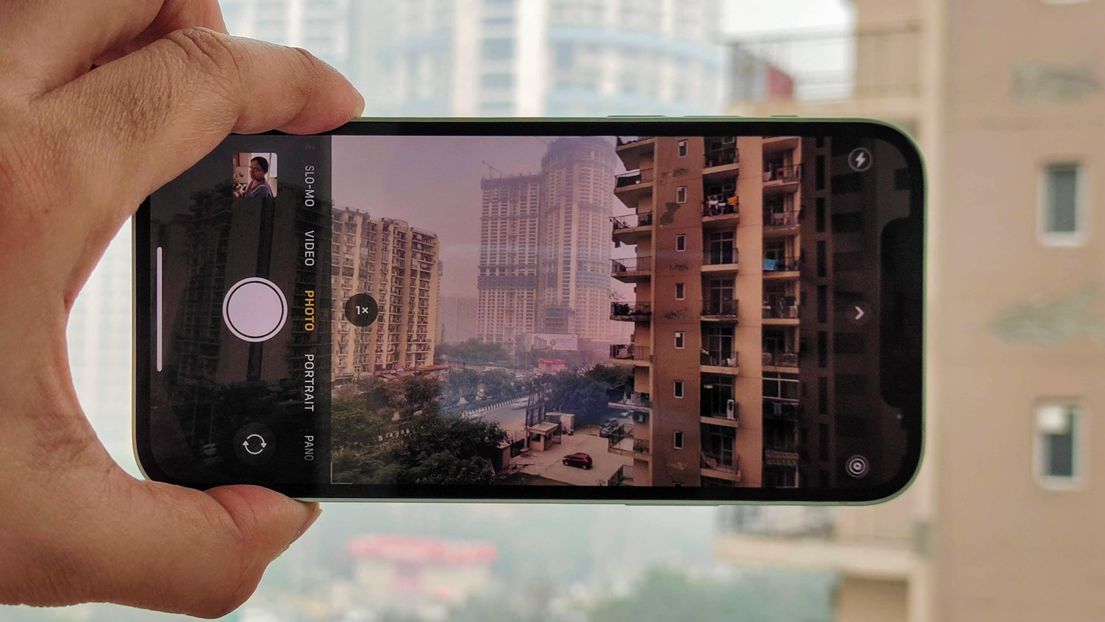 It can also shoot 4K HDR Dolby Vision videos at 30fps. The ‘Pro’ models can shoot Dolby Vision 4K videos at 60fps. It can also shoot 4K HDR Dolby Vision videos at 30fps. The ‘Pro’ models can shoot Dolby Vision 4K videos at 60fps.