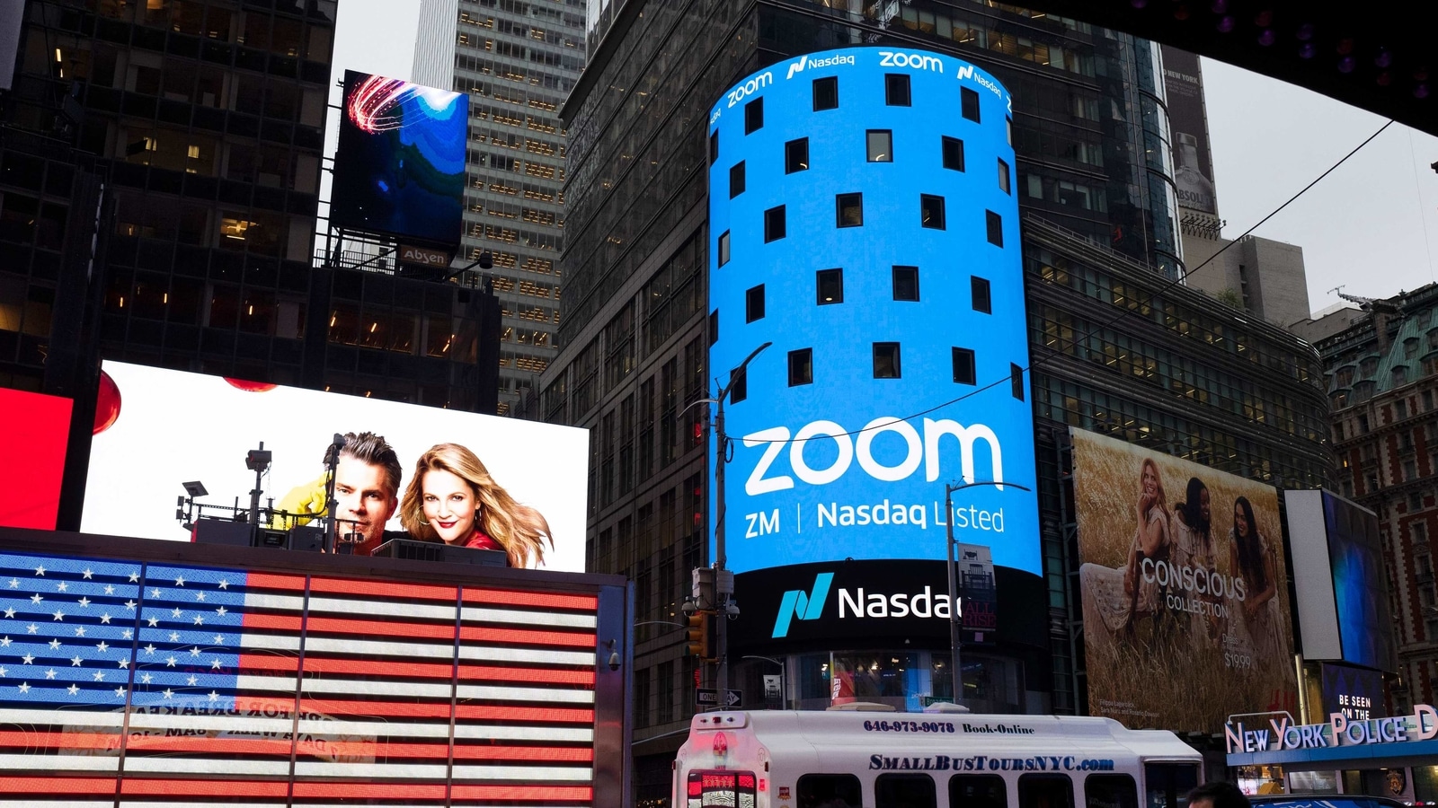 . Zoom’s videoconferencing service remains a fixture in pandemic life, but its breakneck growth is showing signs of tapering off as investors debate whether the company will be able to build upon its recent success after a vaccine enables people to intermingle again. 