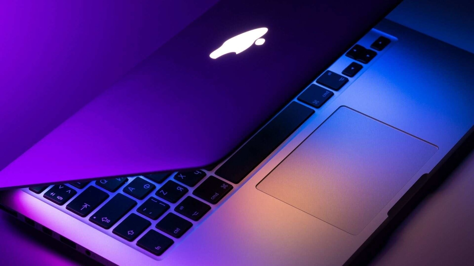 Apple to launch two mini LED MacBook Pros in 2021: Kuo | Laptops-pc News