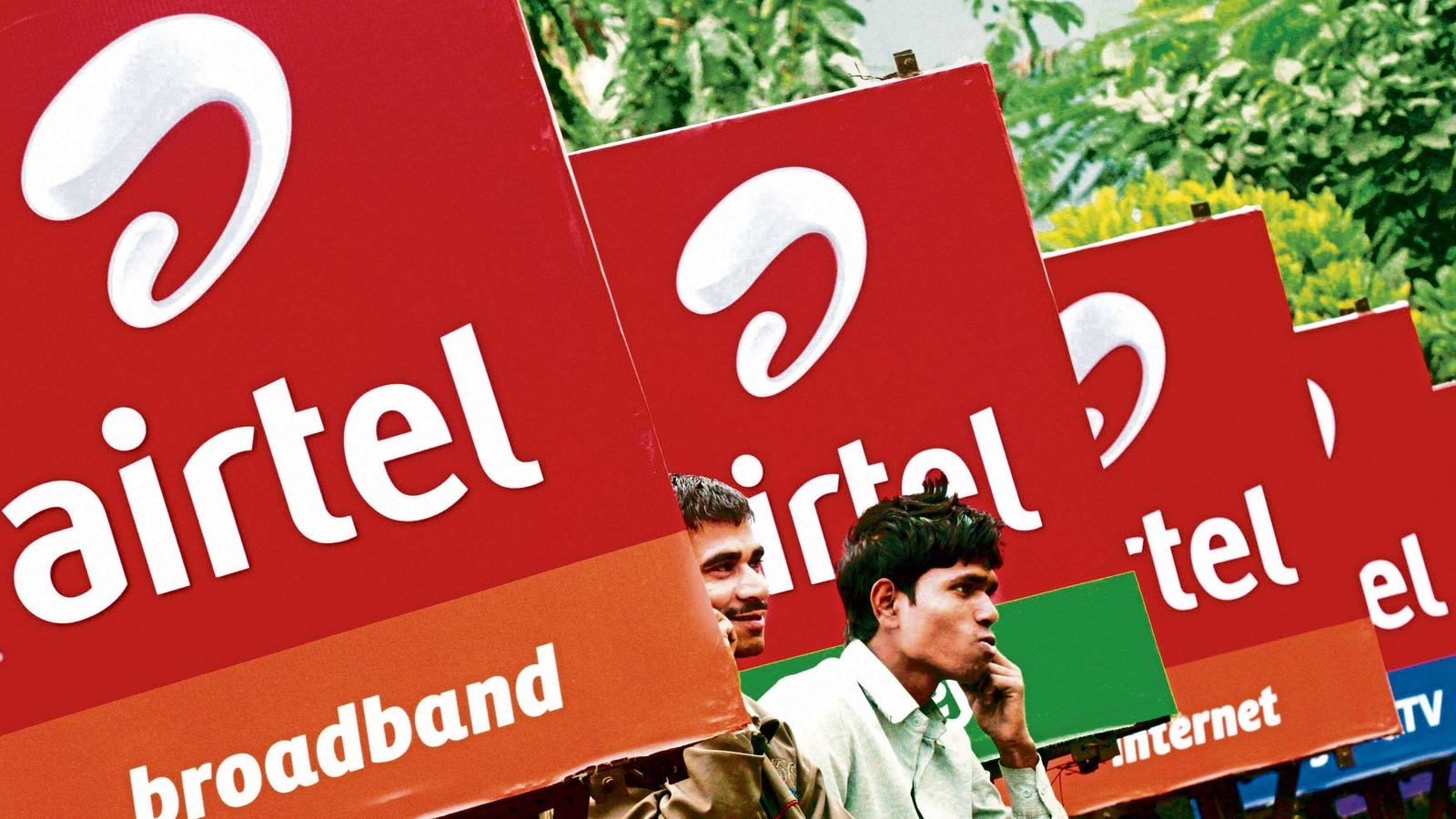 Bharti Airtel led mobile subscriber growth in September 2020 with a net addition of 3.77 million new customers.