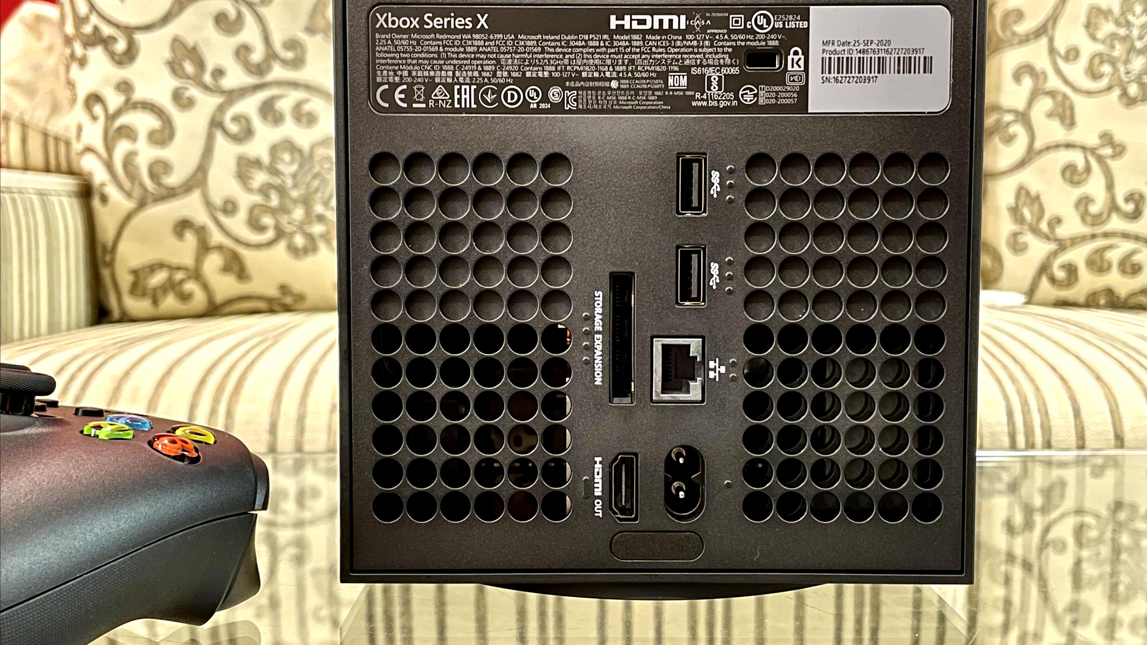 Xbox 360 E New Design Same Size Slightly Less Ports