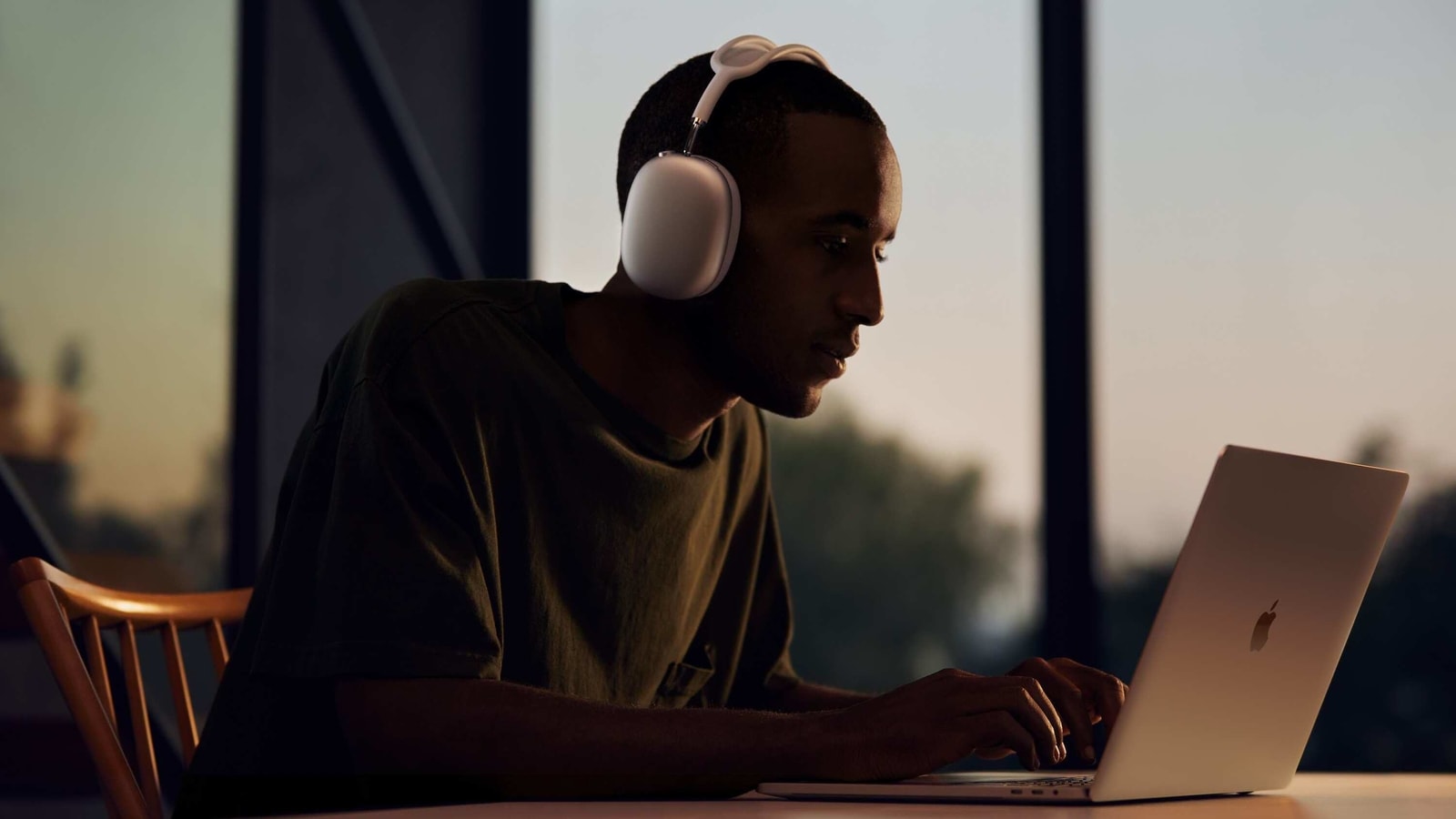 AirPods Max headphones AirPods Max headphones