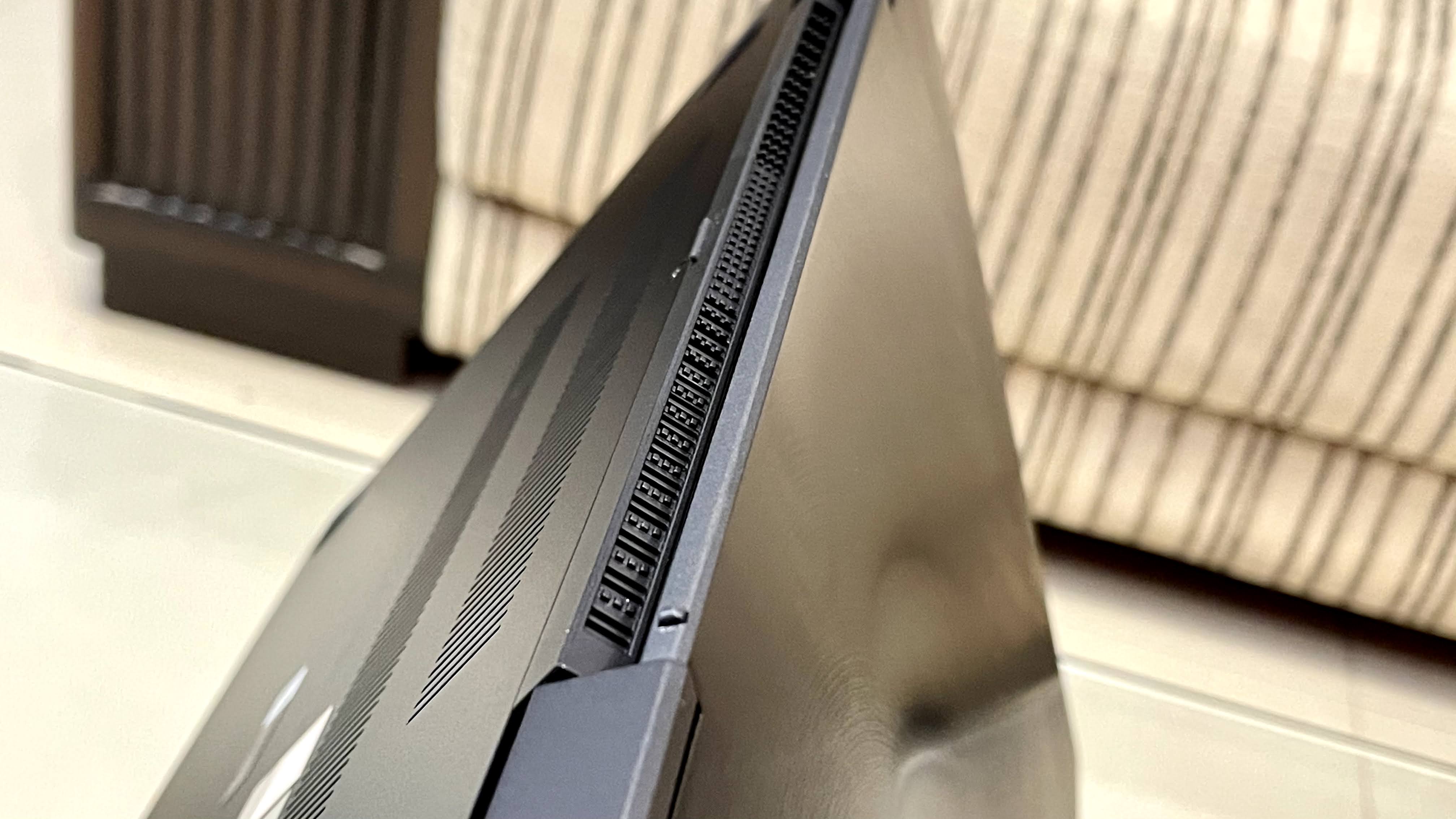 The heat management is impressive as well in ZenBook Flip S. The heat management is impressive as well in ZenBook Flip S.