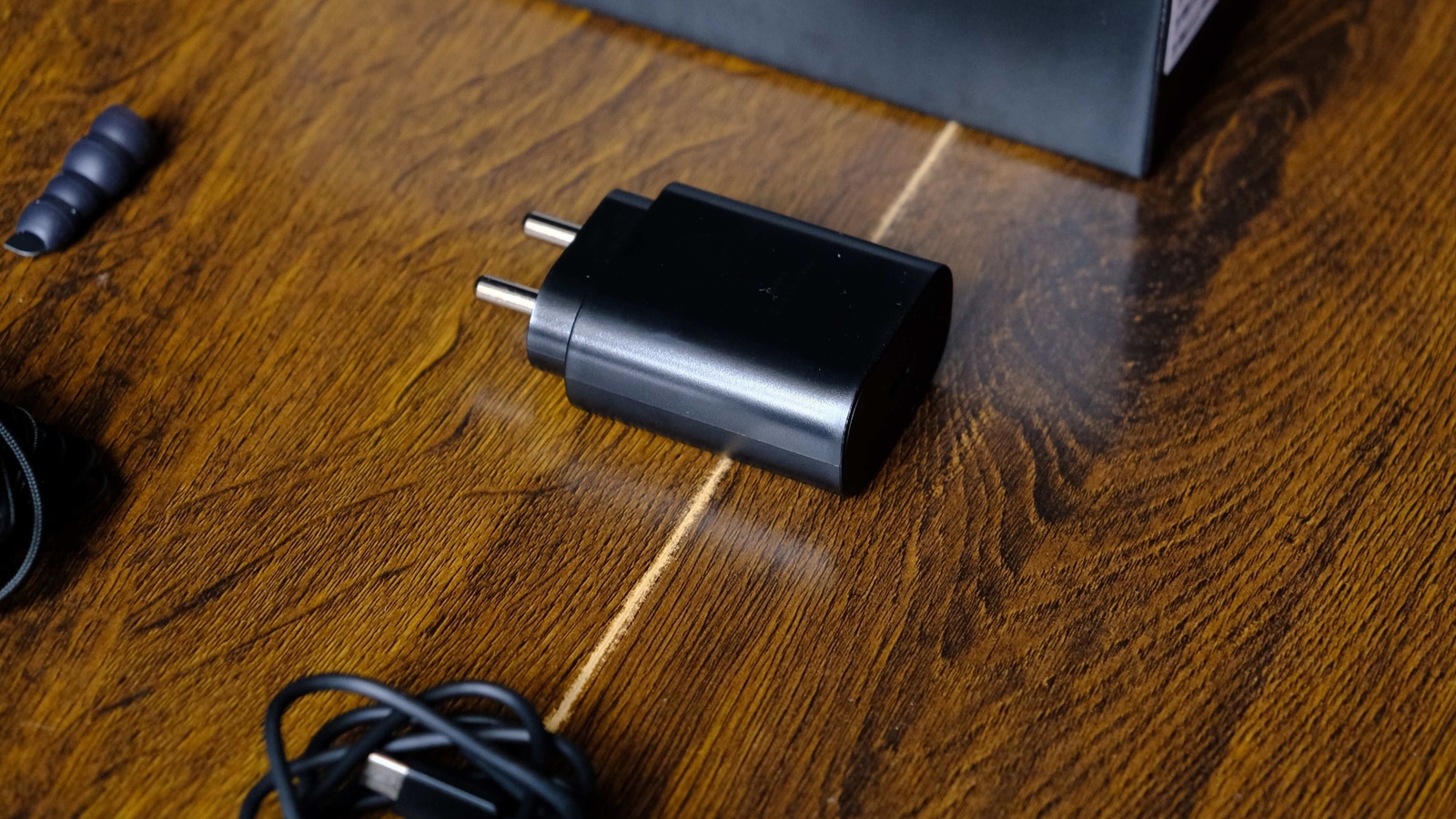 Samsung Galaxy S20 Ultra charger.