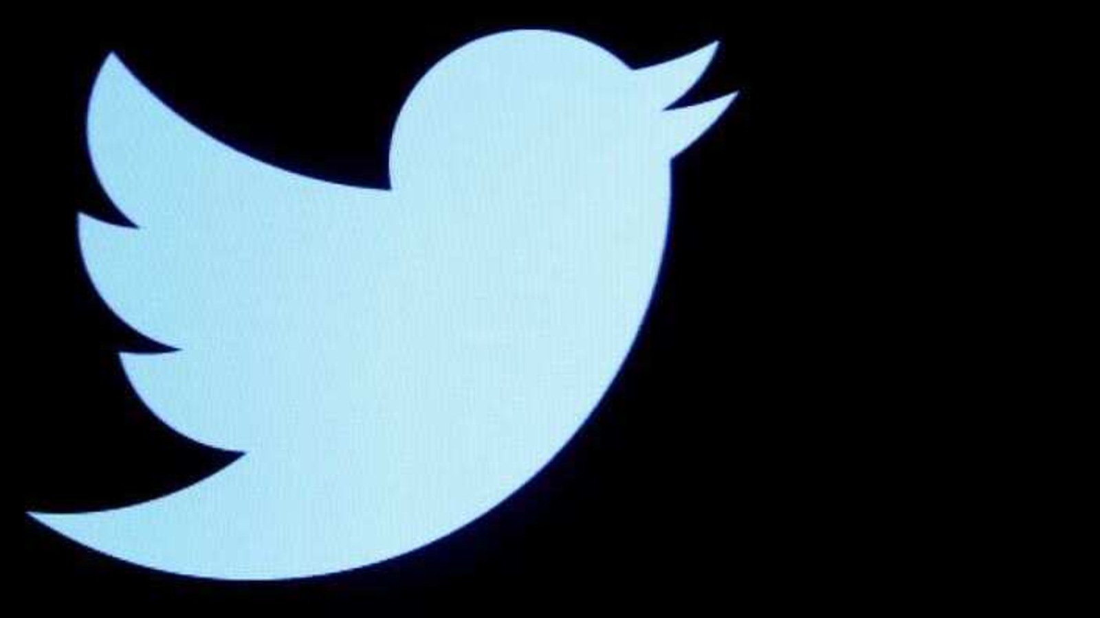 Earlier this month, Twitter rolled out Snapchat integration on its platform. This feature enables users to share their Tweets directly on Snapchat.