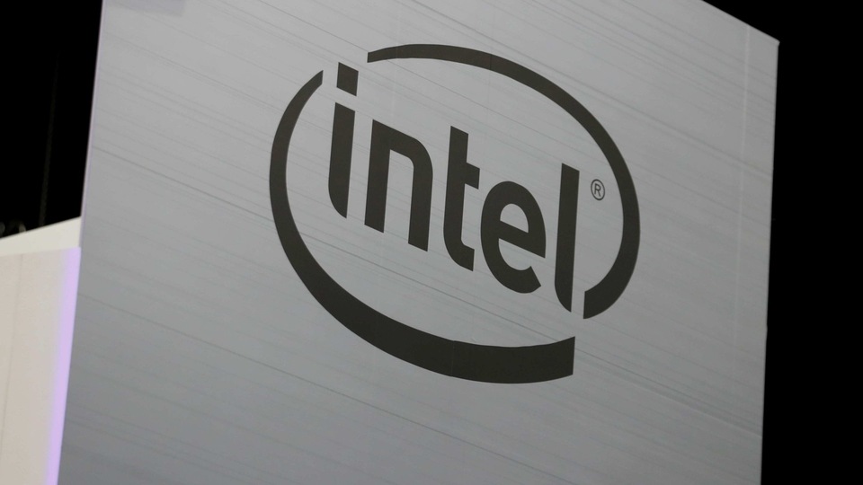 Intel’s factories are struggling to keep up with the latest 7-nanometer production process