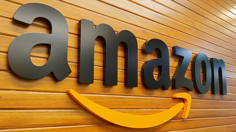 Amazon said that the business customers can save more by getting an extra 10% instant discount with SBI Credit cards and EMI transactions.