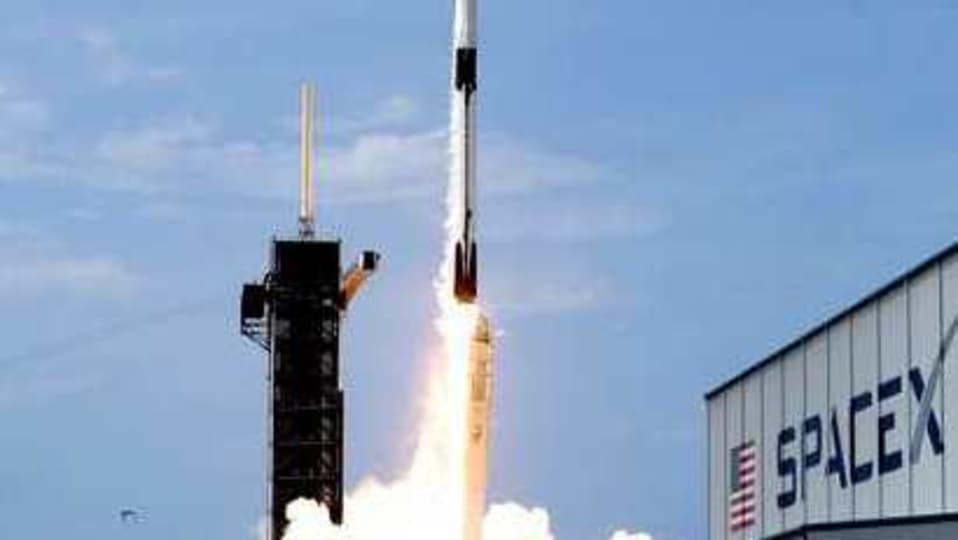 SpaceX’s Starlink and Amazon’s Kuiper plan to launch internet networks by launching thousands of satellites into orbit.