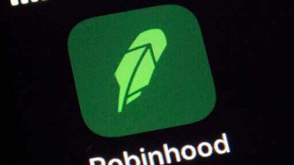 robinhood sued family who committed suicide
