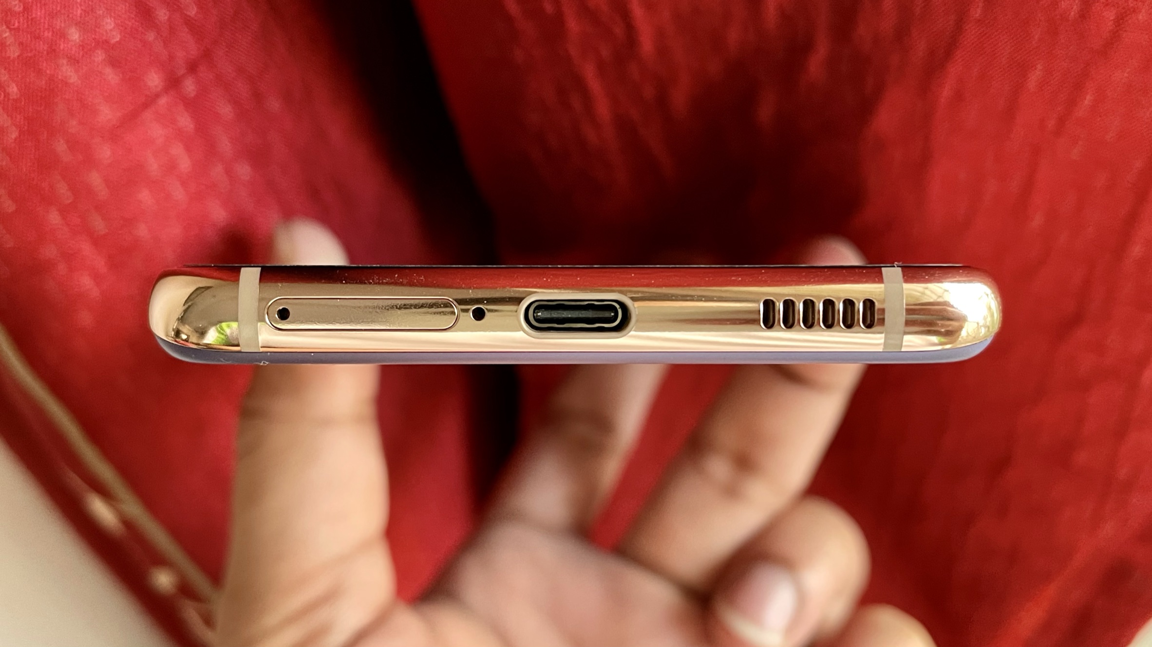 There is a stereo speaker system as well along with a USB Type-C port at the bottom and the SIM card slot. There is a stereo speaker system as well along with a USB Type-C port at the bottom and the SIM card slot.