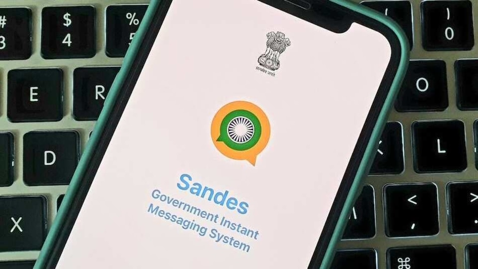 Sandes (that means message in Hindi) can be used by both individuals and government officials.