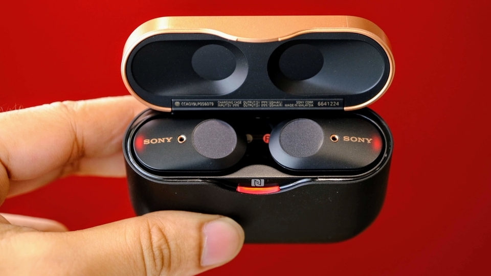 Sony WF-1000XM3 earbuds.