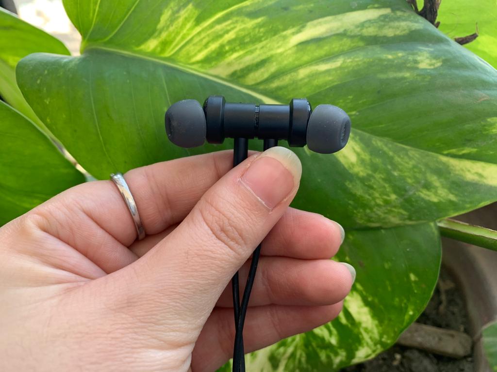 It features dual noise cancelling feature, which includes both ANC and ENC. It features dual noise cancelling feature, which includes both ANC and ENC.