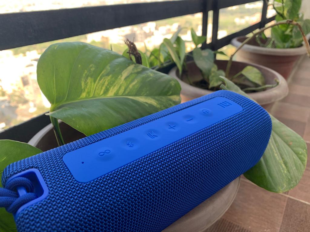 Users can pair two Mi Portable Bluetooth Speakers for a stereo sound experience. Users can pair two Mi Portable Bluetooth Speakers for a stereo sound experience.