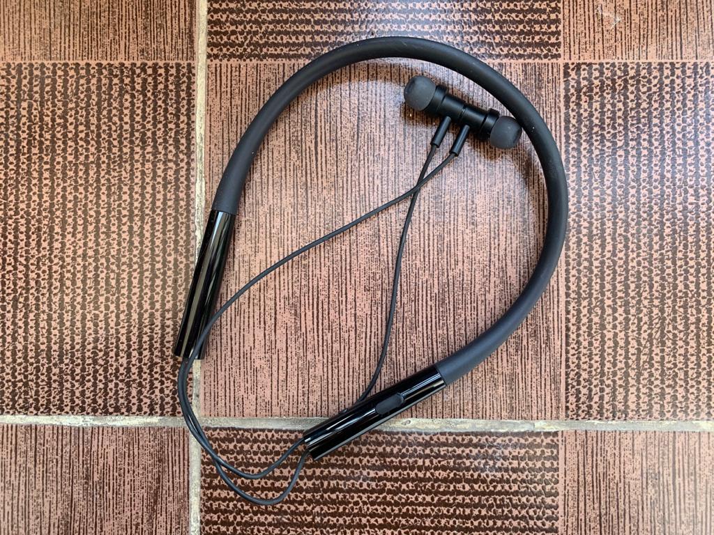 It also features 10mm bass drivers for extra bass. It also features 10mm bass drivers for extra bass.