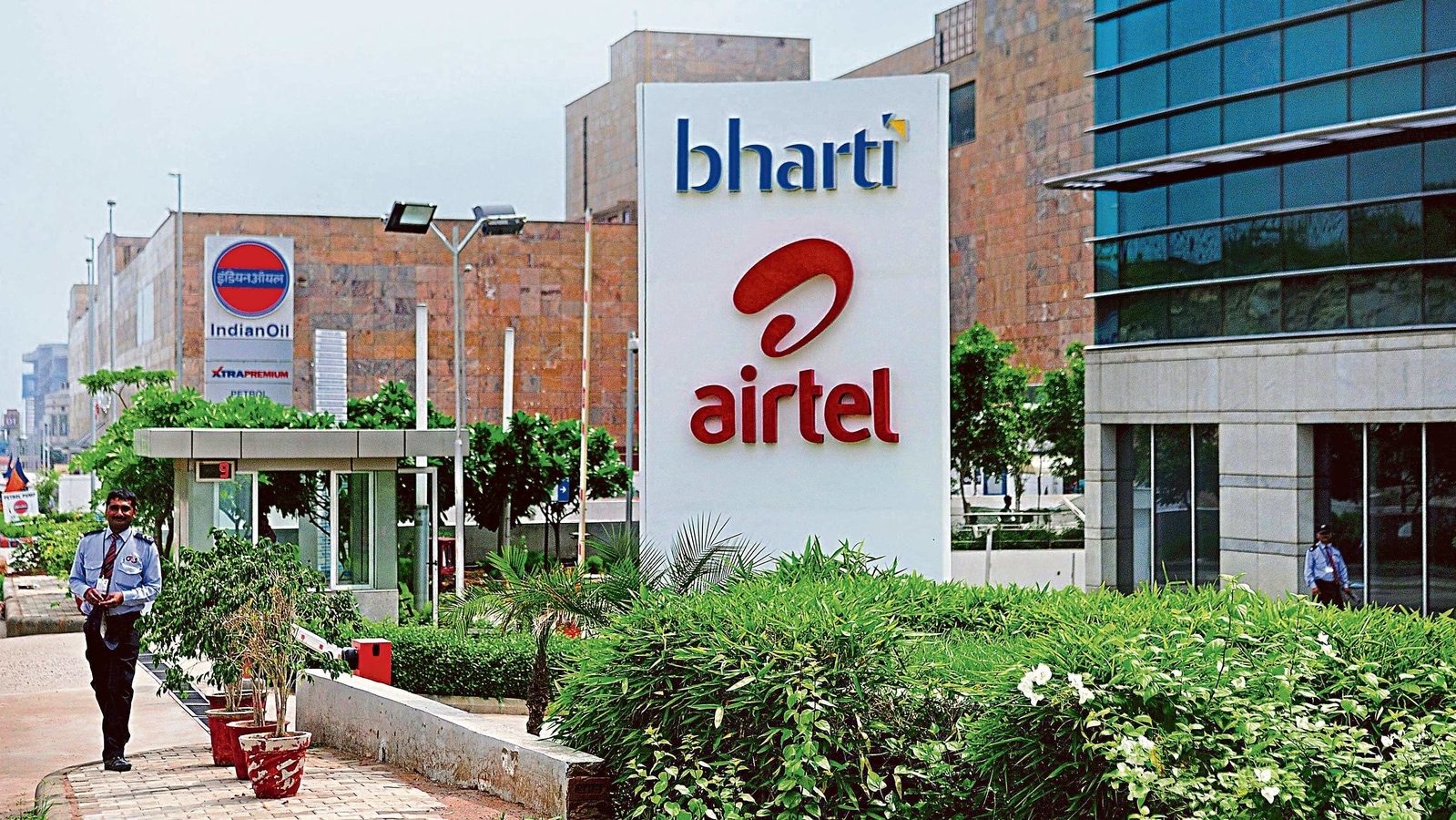 Spectrum auctions -- that put on offer a total of 2308.80 MHz of spectrum worth <span class='webrupee'>₹</span>4 lakh crore in seven bands -- concluded on Tuesday, the second day of bidding. Spectrum auctions -- that put on offer a total of 2308.80 MHz of spectrum worth <span class='webrupee'>₹</span>4 lakh crore in seven bands -- concluded on Tuesday, the second day of bidding.