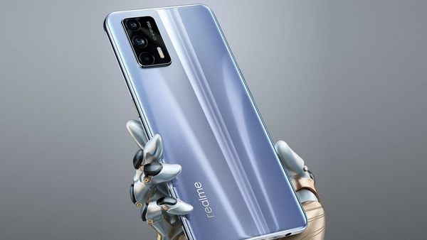 The Realme GT 5G is equipped with the latest generation of processing platform - Qualcomm Snapdragon 888 and it comes with a 5nm advanced process and Cortex-X1 high-performance core.