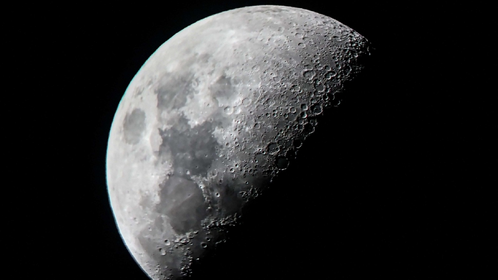 Russia and China have signed a memorandum of understanding for the joint construction of a lunar space station, Russia's space agency Roscosmos said in a statement. Russia and China have signed a memorandum of understanding for the joint construction of a lunar space station, Russia's space agency Roscosmos said in a statement.
