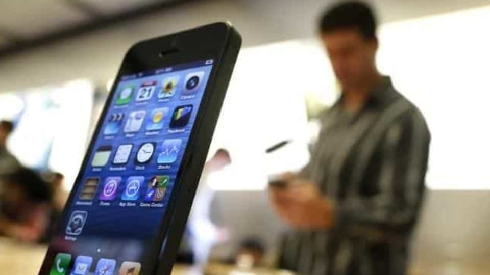 An-iPhone-5-is-displayed-in-an-Apple-store-in-central-Sydney-shortly-after-going-on-sale-to-the-public-Reuters-Tim-Wimborne