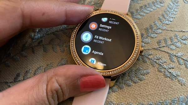 The Fossil Gen 5E is powered with Wear OS by Google and can be used with your Android smartwatches as well as Apple ones.
