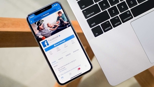 Facebook users on iOS and Android can now use hardware security keys to secure their account from hackers. 